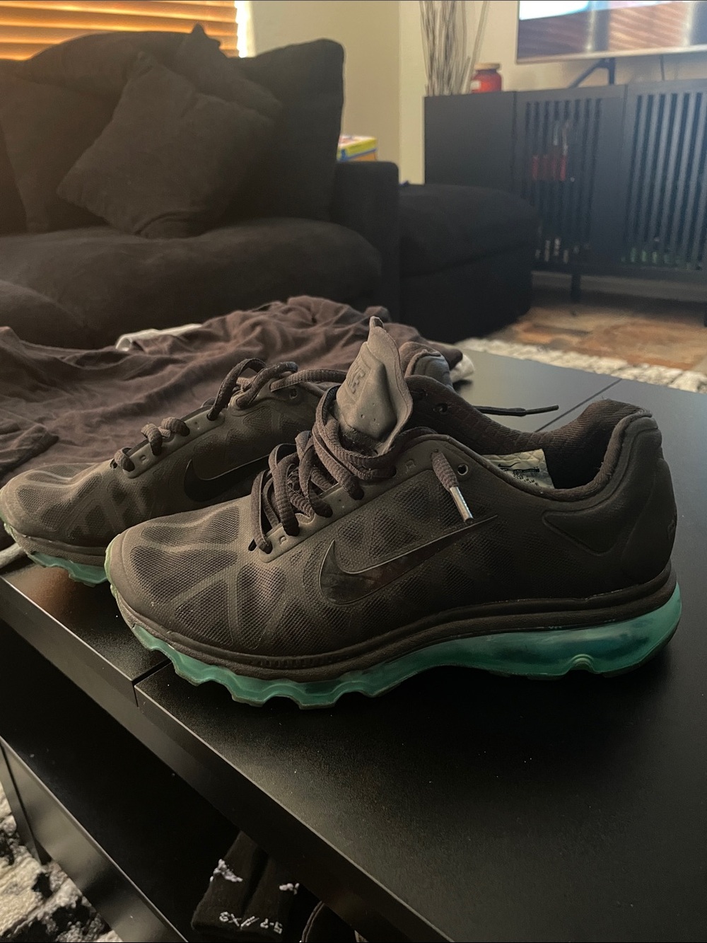 Nike Women’s Black Athletic Shoes with Teal Air Sole air max 360